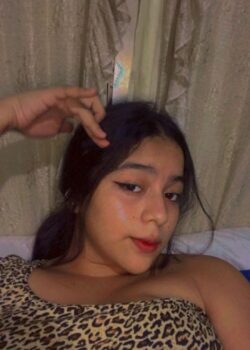 Fotitos encontradas de mi hermanita en su telefono 7