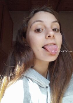 Adolescente ardiente se termina filtrando sus nudes 4