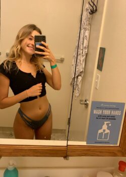 Luciana colegiala de tetas pequeñas se termina filtrando 13