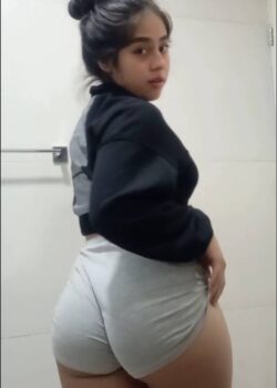 Morra de 18 años hace videollamada desnudandose 9