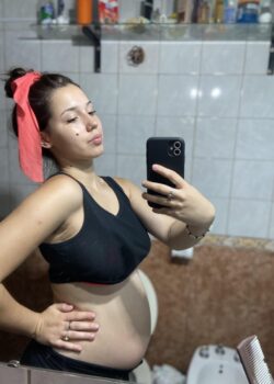 Fotos encontradas en el celular de una trola embarazada 13